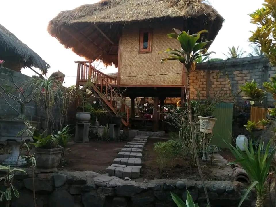 Akria Bed And Breakfast Bayan Exterior photo
